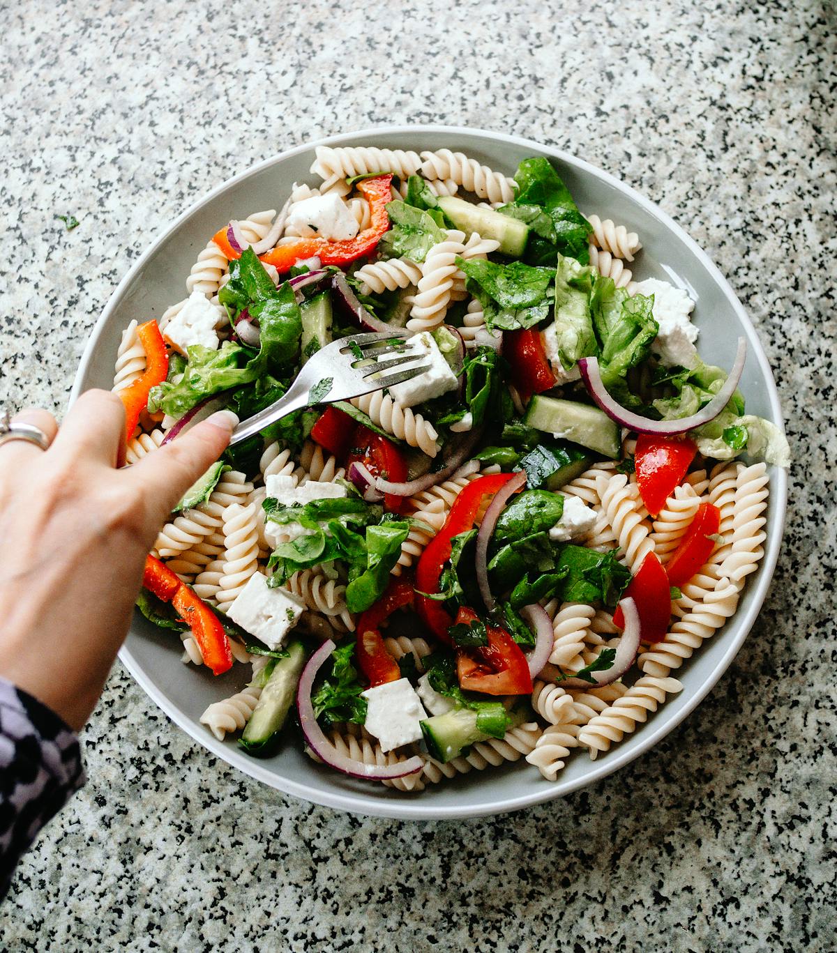 Insalata di pasta con verdure